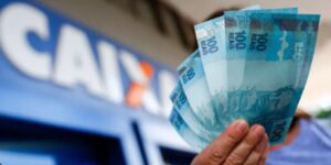 BRASIL em festa Caixa Tem libera R$ 4.500 e você precisa SABER quando pode receber 