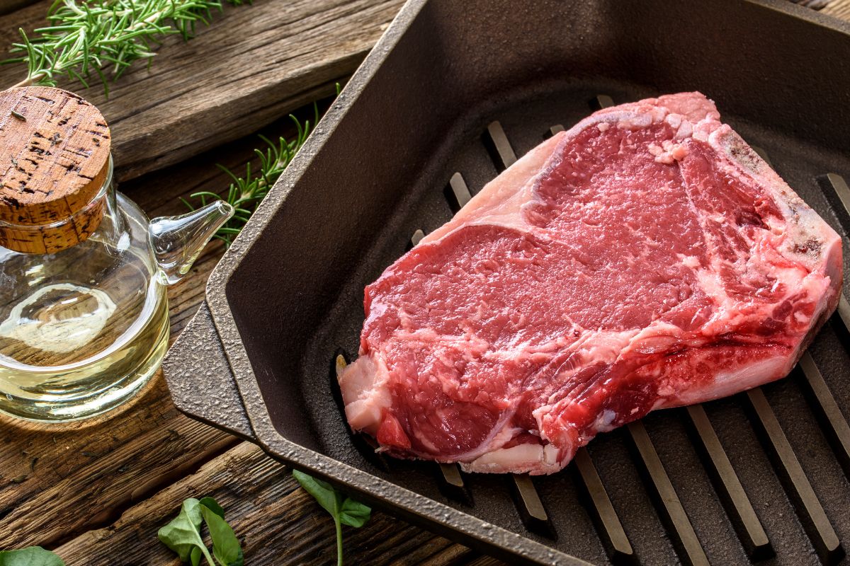 Descongelar carne vermelha: Descubra o método perfeito para garantir o sabor e a segurança!