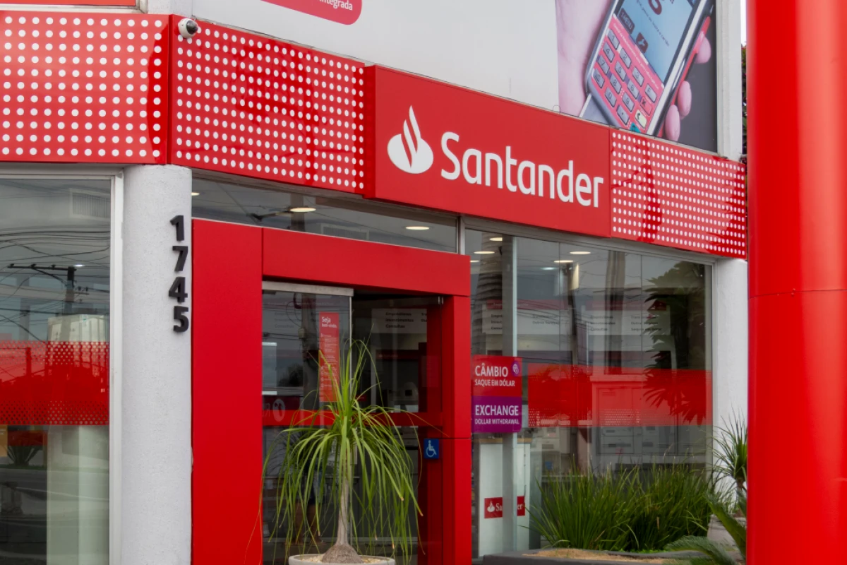 Santander está com vagas de emprego em aberto - reprodução internet