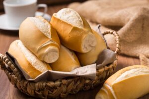 Pão na geladeira - Reprodução do Canva