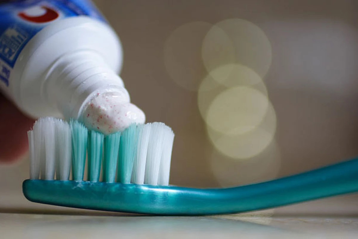 Dentes limpos de forma natural: faça sua própria pasta de dente caseira! - reprodução internet