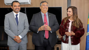 Governador Wanderlei Barbosa com o ministro Flávio Dino e senadora Dorinha