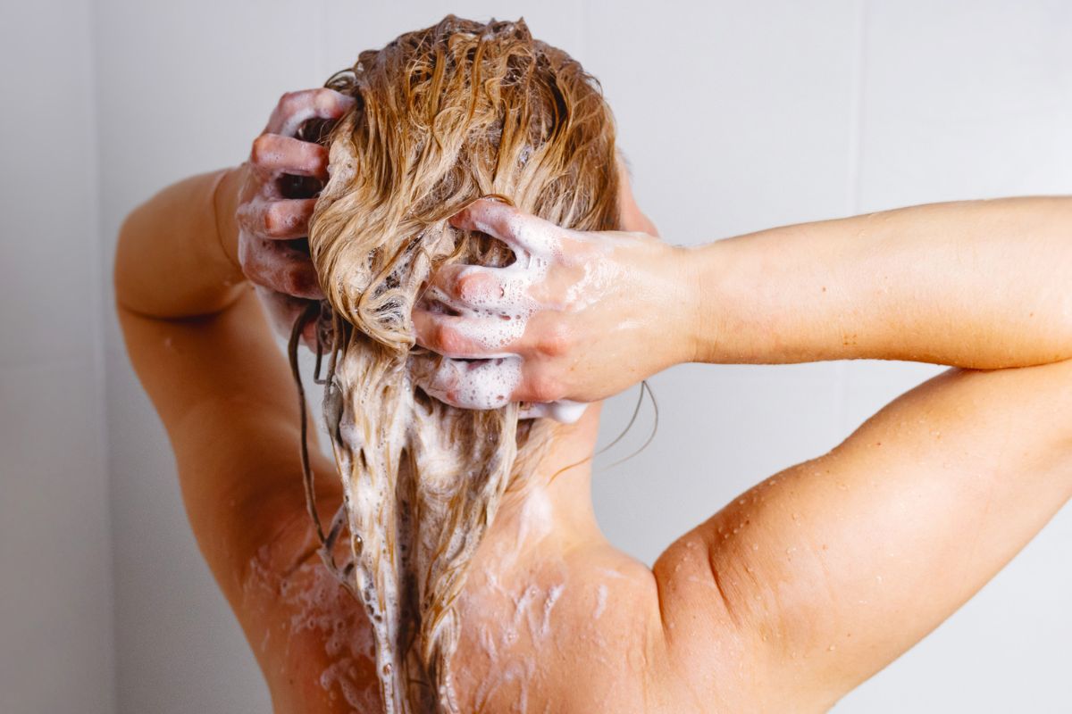 Shampoo caseiro para evitar os cabelos brancos