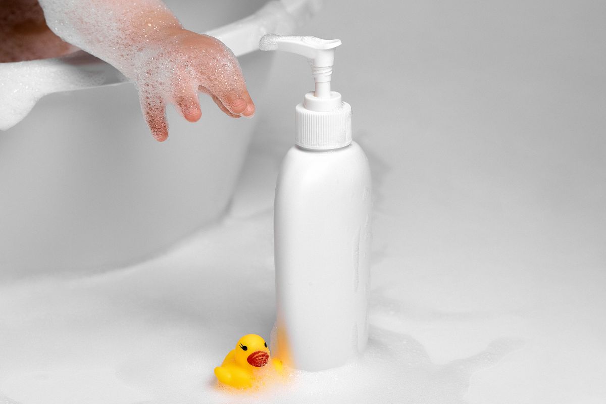 Shampoo de bebê - Reprodução do Canva