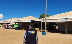Imagem fiscalização praia procon