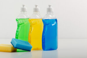 Como fazer detergente líquido caseiro de maneira fácil- Canvaa