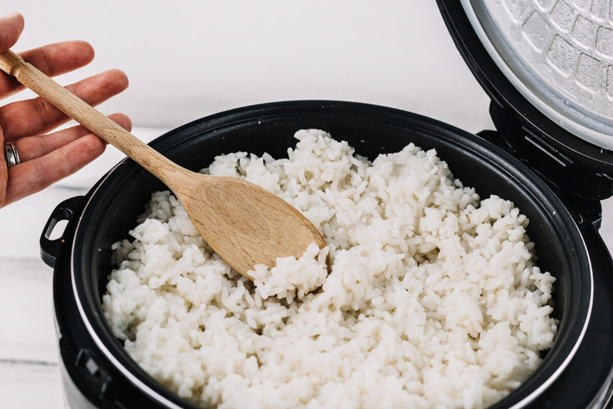 Aprenda a maneira correta de requentar o arroz - Canva