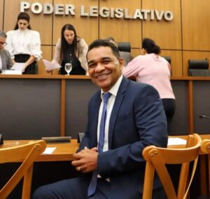 Vereador Waldson da Agesp solicita construção de boca de lobo para evitar alagamentos no Jardim Aureny II