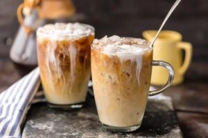 Receita de café cremoso gelado para os dias quentes