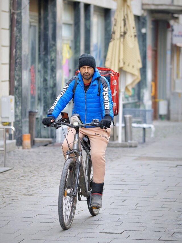 bicyclist-8494985_1280