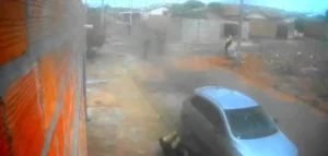 Suspeito de balear gari ao confundi-lo com rival é preso em cumprimento de mandado