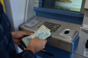 Prefeitura de Palmas antecipa salários dos servidores públicos