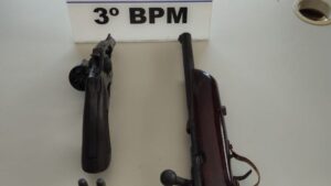 Homem é preso em flagrante por tentativa de homicídio após atirar diversas vezes em cliente de distribuidora no Tocantins