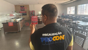 Procon Tocantins notifica restaurante por cobrança abusiva de multa devido à perda de comanda