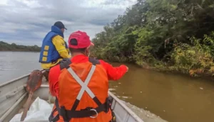Homem desaparece ao cair de canoa durante travessia no rio Araguaia