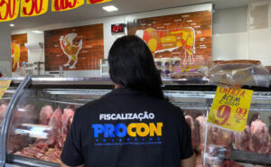 Procon Palmas pesquisa preços de carnes e identifica variações de até 91% no mercado