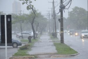 Tocantins recebe alertas de chuvas intensas; clima mais fresco traz risco de temporais