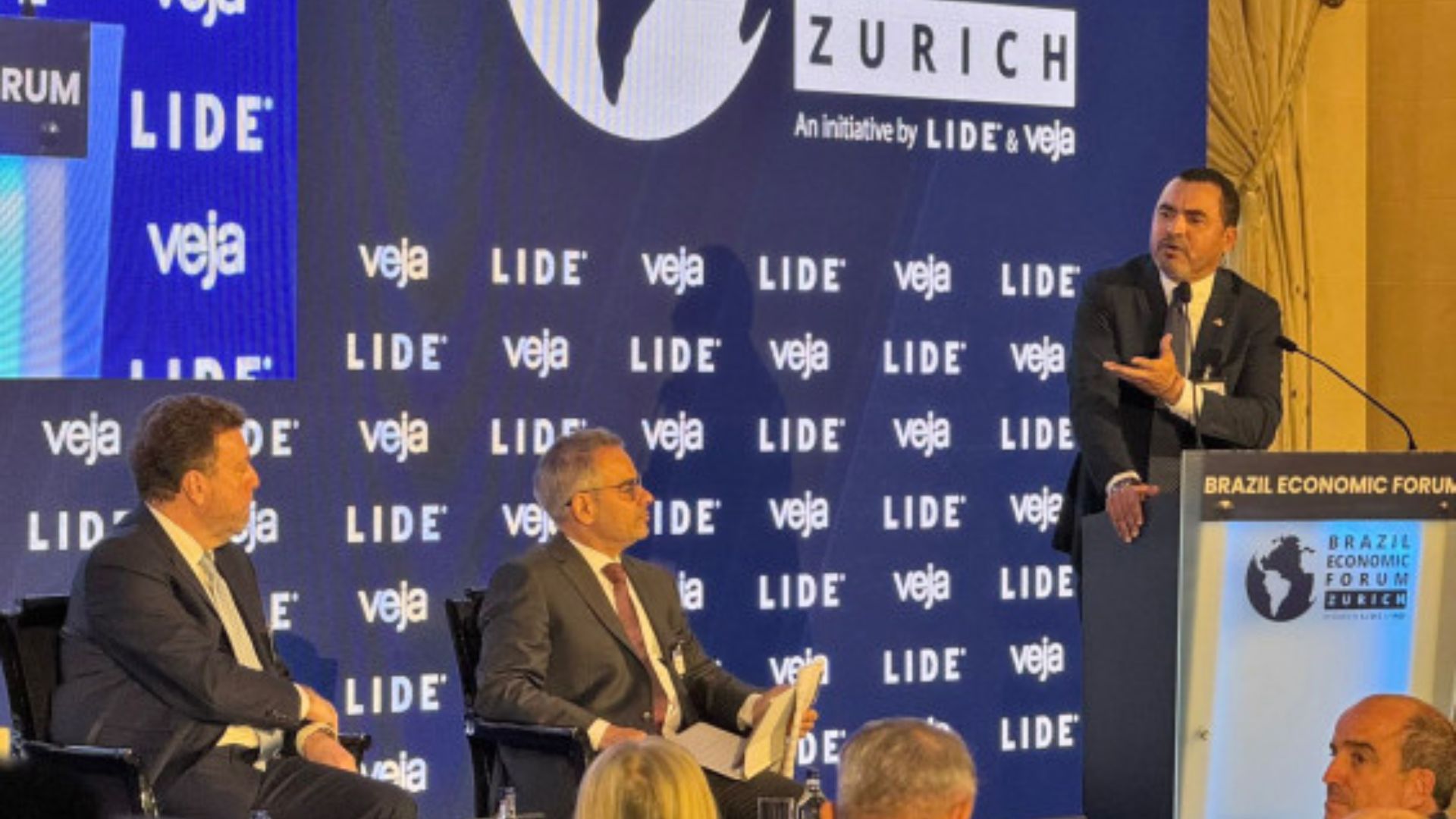 Governador apresenta programa de créditos de carbono e anuncia reflorestamento no Brazil Economic Forum, na Suíça