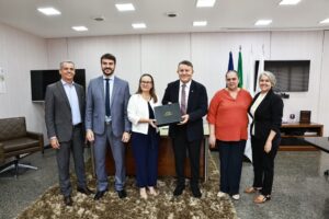 Prefeito Eduardo Siqueira Campos discute doação de terreno para ampliação do Fórum de Palmas
