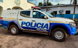 Motorista embriagado invade pista contrária, atinge motociclista e foge; vítima morre no local