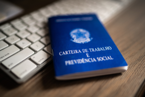 Lei Trabalhista 2025: Regras atualizadas para Férias de 30 Dias