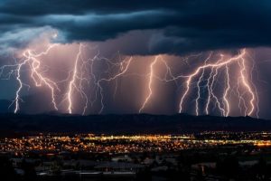 Tocantins registra 1,7 milhão de raios até março, e previsão alerta para chuvas fortes e ventos de até 60 km/h