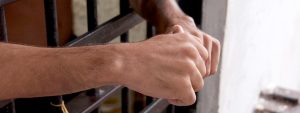 Homem é condenado a 20 anos de prisão por matar primo com facão após emboscada no interior do Tocantins