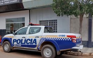Mulher é presa após matar companheiro com uma facada; ela diz ter agido em legítima defesa