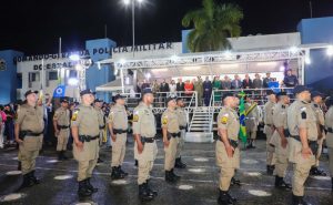 Governador promove mais de mil policiais militares e entrega medalhas a civis e militares em cerimônia no QCG