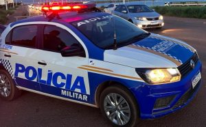 Suspeito de homicídio é preso com faca usada no crime; vítima de 51 anos é encontrada morta