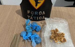 Motorista tenta escapar ao ver viatura e acaba preso com maconha, crack e cocaína dentro do carro