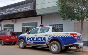 Homem com passagens por furto, roubo e incêndio é preso após ser denunciado por violar medida protetiva