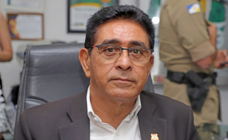 Governador nomeia Reginaldo Brito, ex-delegado-geral e tenente da reserva novo secretário da Cidadania e Justiça Governador nomeia Reginaldo Brito, ex-delegado-geral e tenente da reserva novo secretário da Cidadania e Justiça
