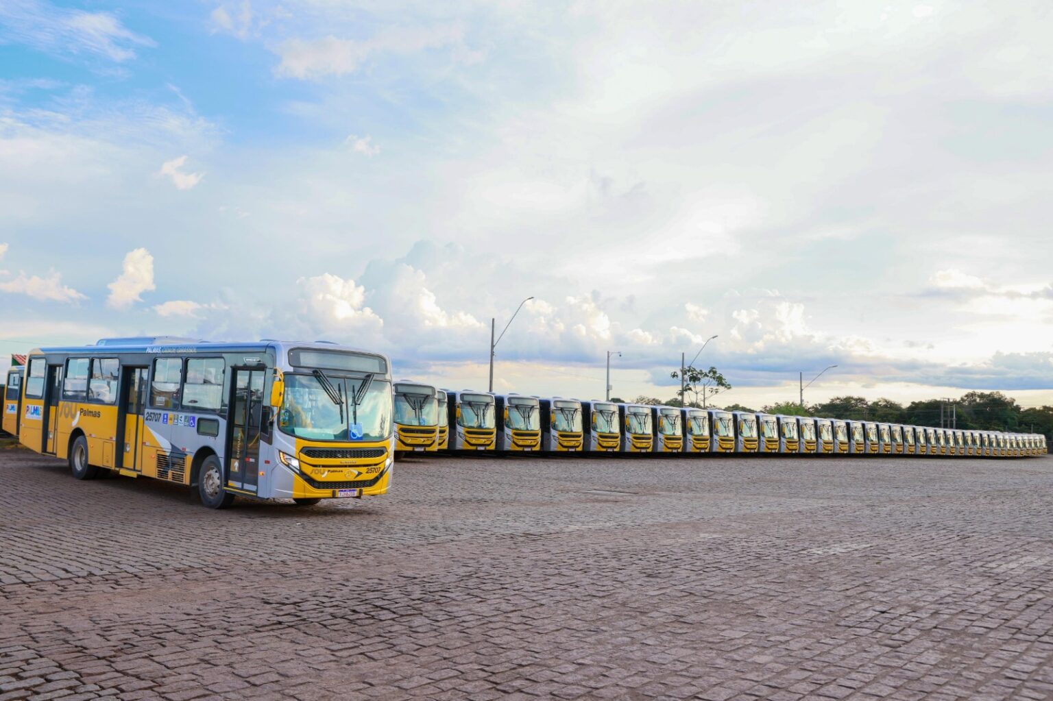 Prefeitura de Palmas apresenta nova frota de ônibus nesta terça-feira, 6 Prefeitura de Palmas apresenta nova frota de ônibus nesta terça-feira, 6
