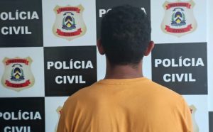 Homem com histórico de dois homicídios é preso após espancar idoso durante assalto violento
