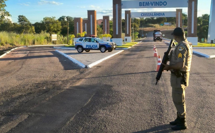 Mulher é presa após invadir casa à noite, furtar eletrodomésticos e ameaçar vítima