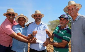 Governo inicia entrega de calcário para pequenos produtores rurais e promete melhorar produção no Tocantins