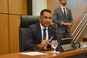 Vereador Waldson da Agesp solicita na CMP pavimentação asfáltica no setor Santa Helena