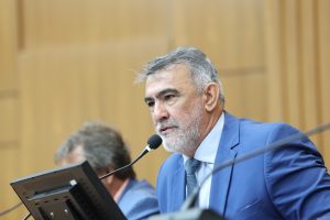 Deputado Amélio Cayres solicita conexão telefônica e acesso à internet no Centro dos Ferreiras, em Buriti do Tocantins