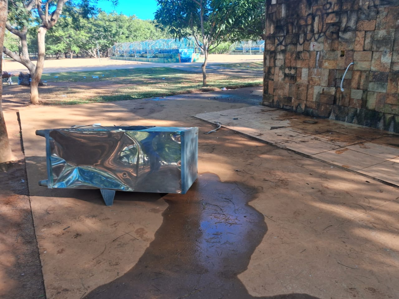 Bebedouros do Parque dos Povos Indígenas são destruídos e removidos após vandalismo Bebedouros do Parque dos Povos Indígenas são destruídos e removidos após vandalismo