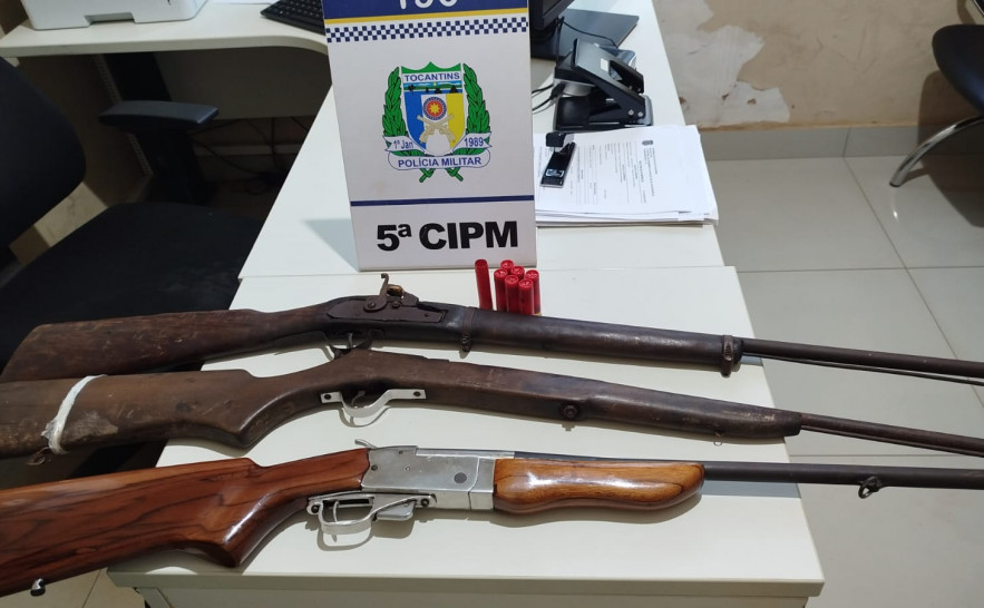 Homem é preso suspeito de atirar na companheira e esconder armas em casa no norte do Tocantins