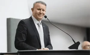 Prefeito Eduardo Siqueira Campos sofre infarto e é levado às pressas ao Hospital Geral de Palmas