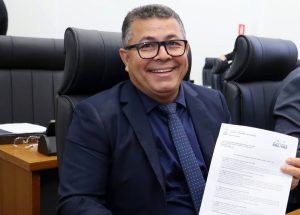 Vereador Folha solicita pavimentação e instalação de contêineres de lixo em bairros da região sul de Palmas