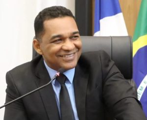 Vereador Waldson da Agesp solicita manutenção da iluminação pública na Avenida LO-08 em Palmas