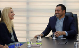 Governador Wanderlei Barbosa recebe embaixadora da União Europeia no Tocantins para discutir cooperação comercial