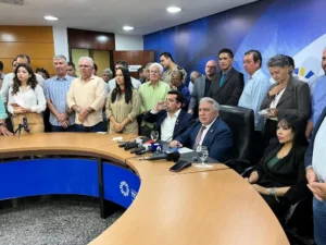 Governador interino Laurez Moreira nomeia novos titulares para Saúde, Ageto, Detran e Itertins