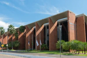 STF declara inconstitucional lei que fixava subteto para salários de servidores do Judiciário do Tocantins