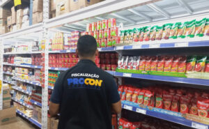 Pesquisa do Procon Tocantins aponta variação de até 140% nos preços da cesta básica em Paraíso