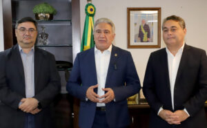 Governador em exercício Laurez Moreira anuncia pagamento de progressões para mais de 6,4 mil servidores estaduais