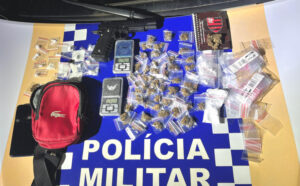 Homem é preso e adolescente apreendido com drogas após denúncia de ameaças em comércio na região norte do Tocantins